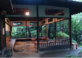 殿ヶ谷戸庭園・紅葉亭